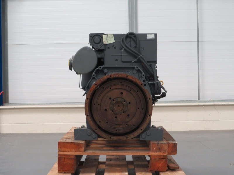 Deutz-D2011-L02I-Engine-2