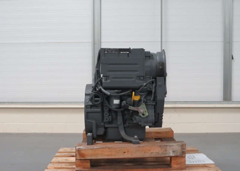 Deutz-D2011-L02I-Engine-4