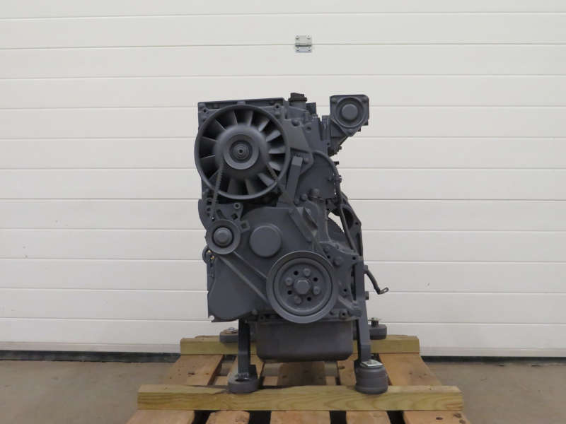 Deutz-F4L1011F-Engine-2