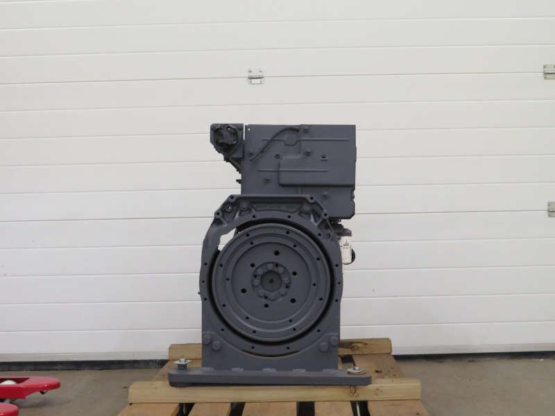 Deutz-F4L1011F-Engine-4
